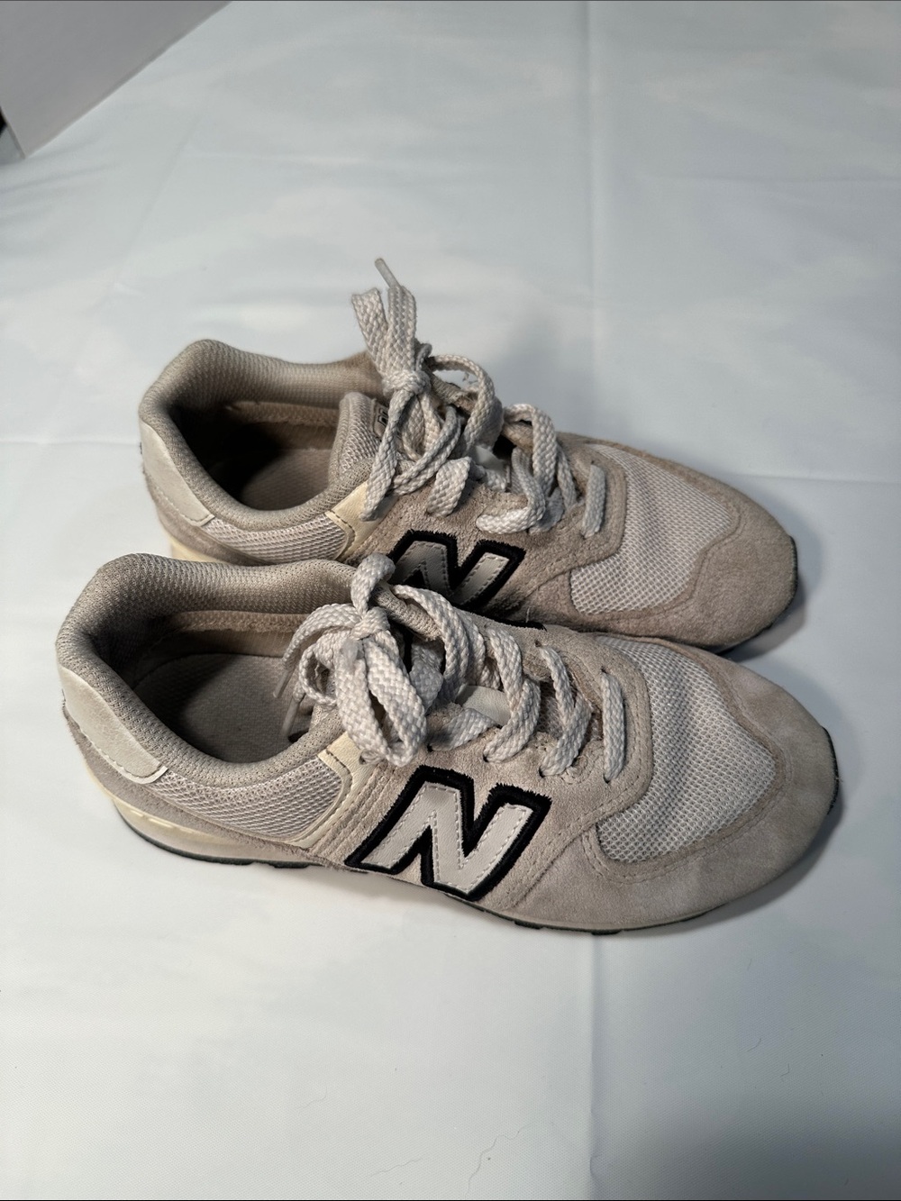 New Balance Kids Neutral Beige and Gray Lace-Up Sneakers size 2.5 - Picture 3 of 15